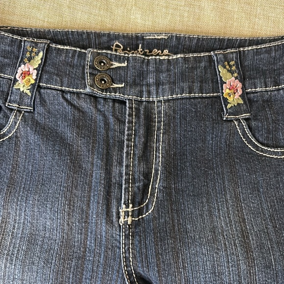 Point Zero VGUC jeans striped. Embroidery and beads on belt loops. Size 3. - Picture 8 of 16